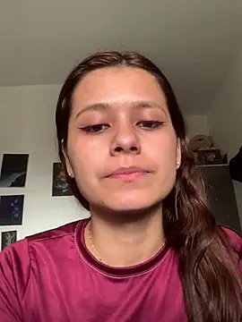 Chat XXX ao vivo de Vaiolet_H25T