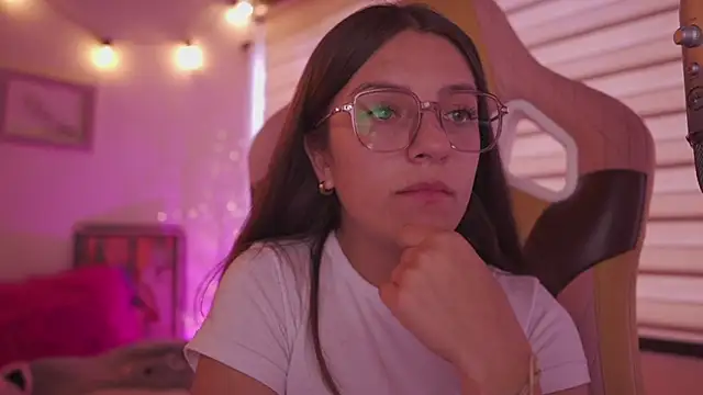 دردشة milly_kenner الجنسية المباشرة