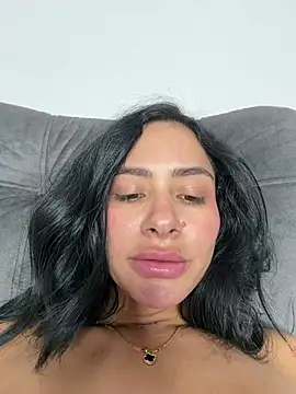MoraFit_ Adlı Modelin Canlı XXX Sohbeti
