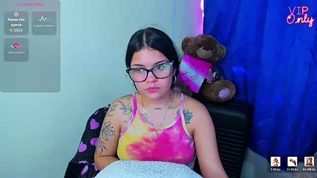 angelina_77's Live XXX Chat