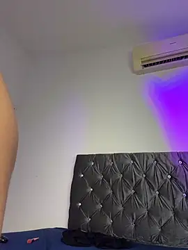 Aliceroys__'s Live XXX Chat