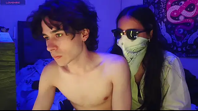 Chatroom XXX en direct de MoonVelvetDUO
