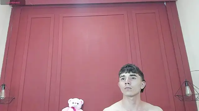 MaximumSteel_ Live XXX Chat