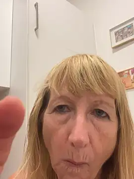 XXX chat uživo modela MatureKim
