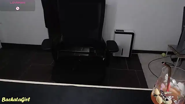 BachataGirlのライブXXXチャット
