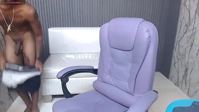 ManSant live XXX chat