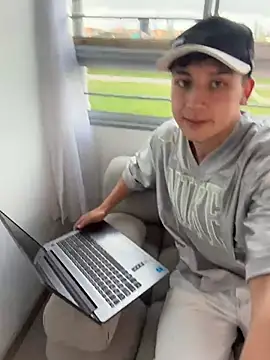 XXX chat uživo modela OLIVER_K