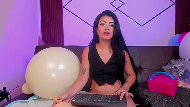 lunaalynch Adlı Modelin Canlı XXX Sohbeti