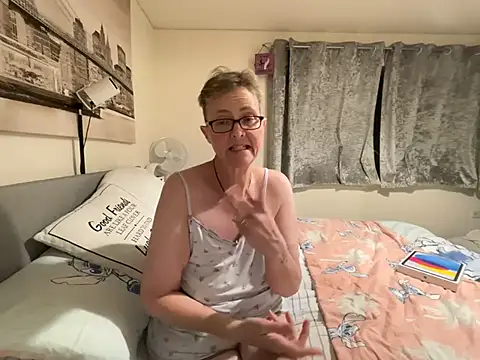 Czat XXX na żywo – Curvy-Jinx