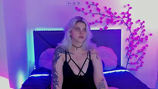 JoannLowe's Live XXX Chat
