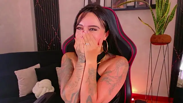 EmmyEvans1 Live XXX-Chat