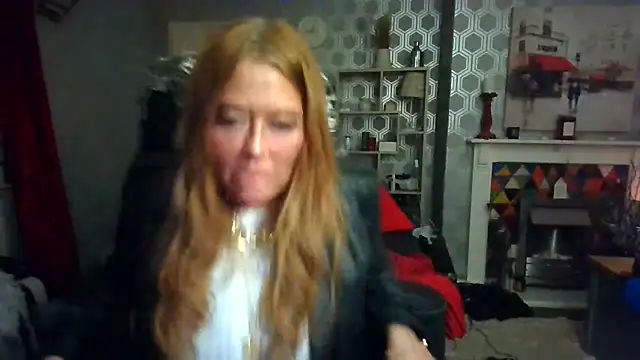 Hungry4CumUK – Naživo XXX chat