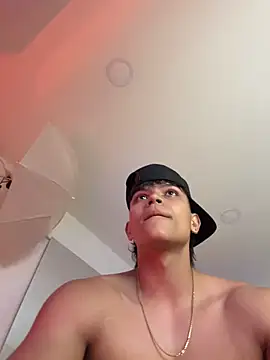 DilanMiller_ élő XXX-chatje