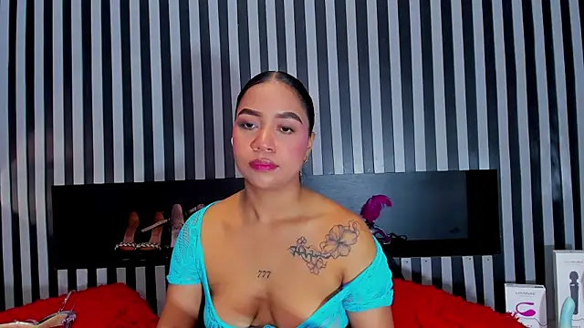 MiaWolton's Live XXX Chat