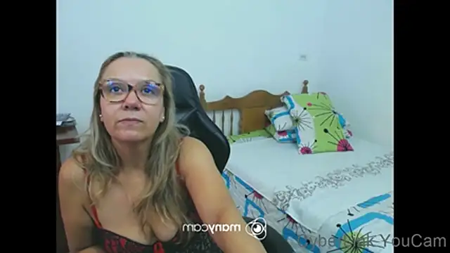 Živý XXX chat yeslluisa