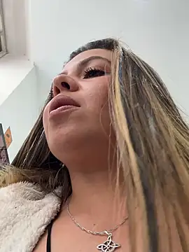 Chat XXX ao vivo de Ariana-07