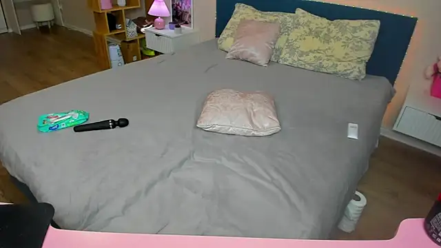 BritneyLix Live XXX-chat