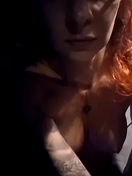 Chat +18 de FreyaFucksFans ao vivo
