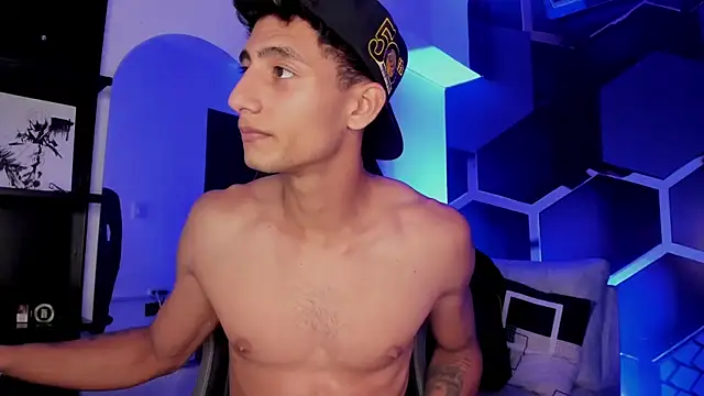 Živý XXX chat MaxiimoRomano_