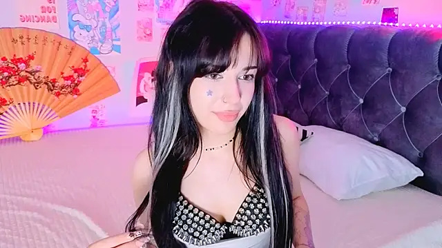 CrystalL0vee Adlı Modelin Canlı XXX Sohbeti
