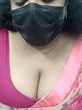 Floraa-Queen Adlı Modelin Canlı XXX Sohbeti