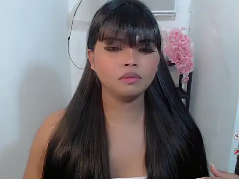 XXX chat uživo modela Yourasian_ken