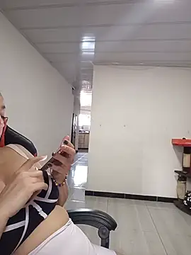 Tumilf XXX чат на живо