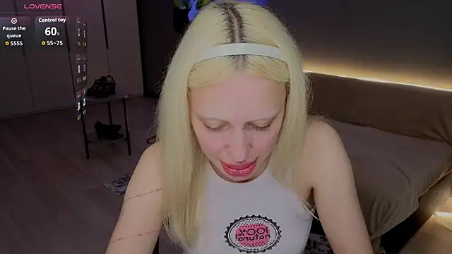 Chatroom XXX en direct de Luna_Beverly