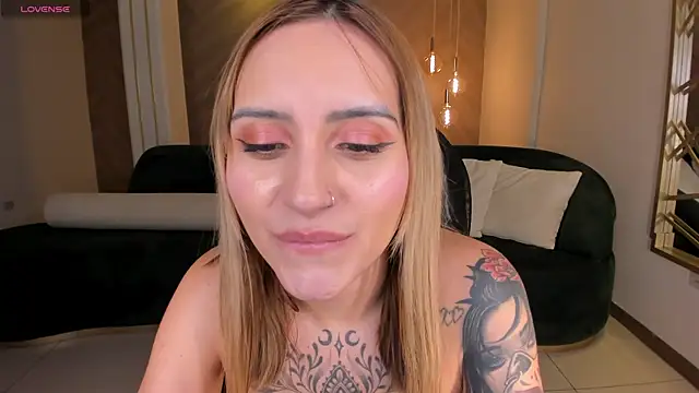 MollySundersX XXX чат на живо