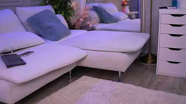 RoseDollln Live XXX chat