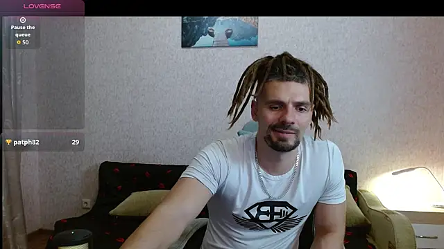 Aestheticguy101 Adlı Modelin Canlı XXX Sohbeti
