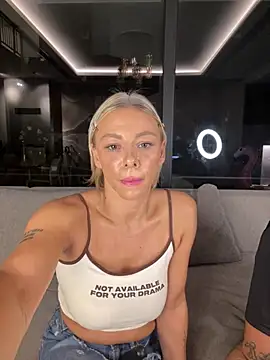 SexOnMyLvL webkamerás műsora