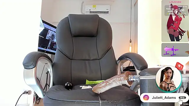 Juliett_Adams_ Pertunjukan Webcam