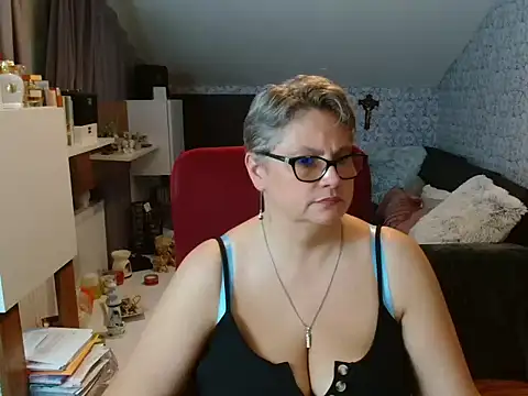 NewHellen4you Chat XXX live