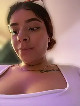 Chat XXX Live hally-jensen1