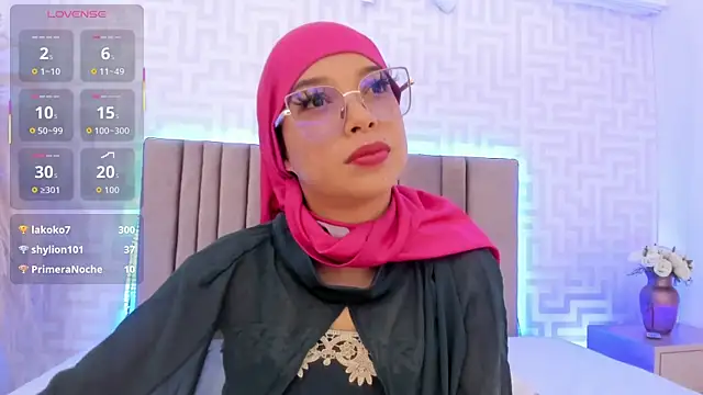 Czat XXX na żywo – naishaa_