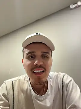 Chat XXX en directo de adam-rivera