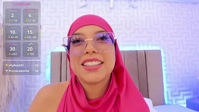 naishaa_ Chat XXX live