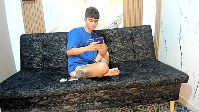 willy_sexxx18 在線直播表演