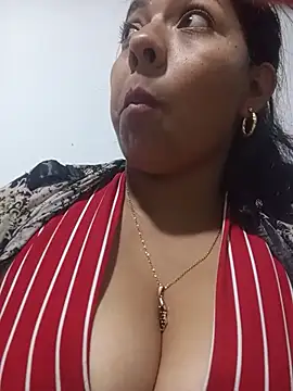 Chat +18 de Tamaraxxx_hot ao vivo