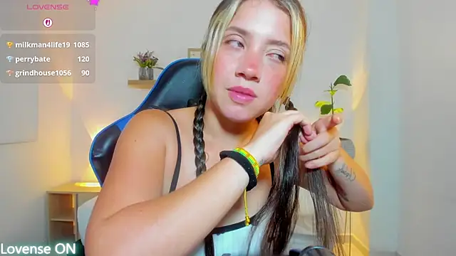 nataly_rodri's Live XXX Chat
