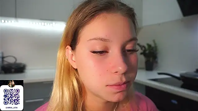 Sairallyn's Live XXX Chat
