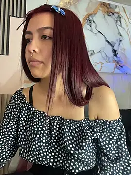 צ'אט XXX בשידור חי של kira_ec