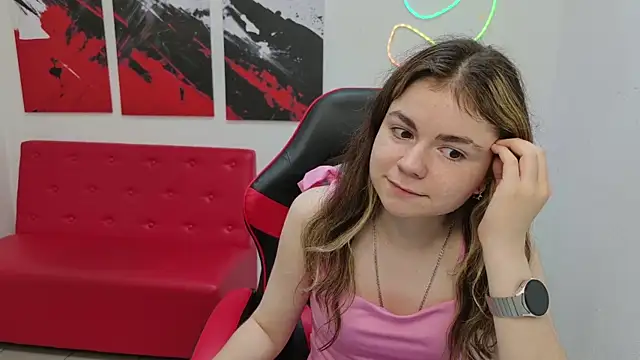 TinaRedly XXX чат на живо