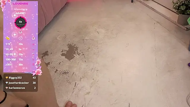 XXX chat uživo modela Emilly-hall