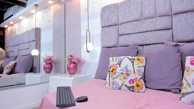 XXX chat uživo modela melaniee_jones