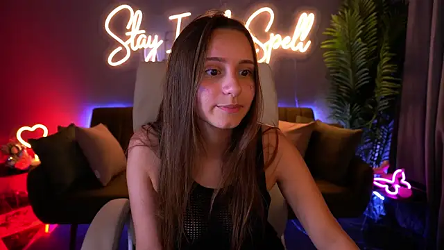 TinyNatalie Chat XXX in diretta
