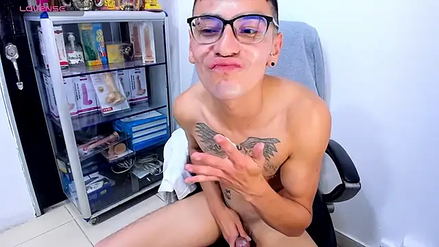 Alexx_bigcockk Webcam-Show