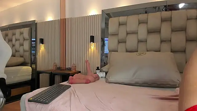 madelein_fosterr live XXX chat