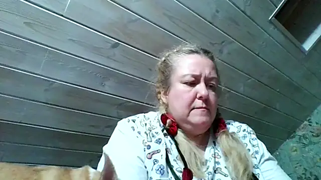 HappyCurvyMama 网络视讯表演